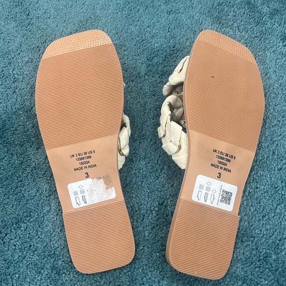 ASOS Design Sandals - Picture 2 of 3